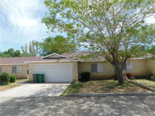 Attached, Exterior, Facade, Ranch