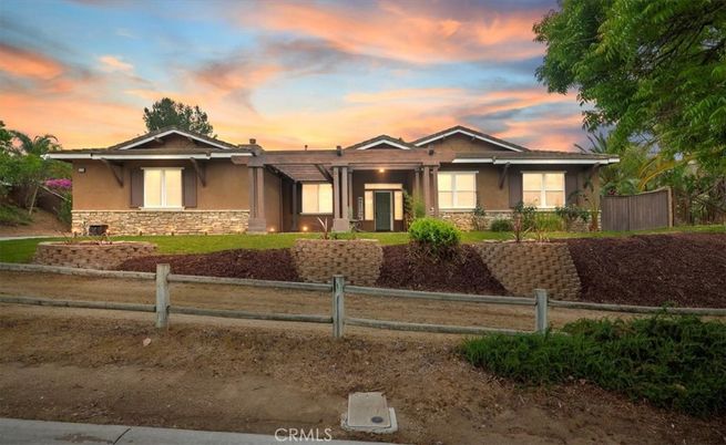 Exterior, Facade, Ranch