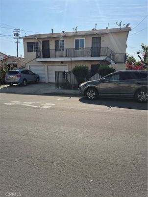 Attached, Exterior, Facade, Raised Ranch