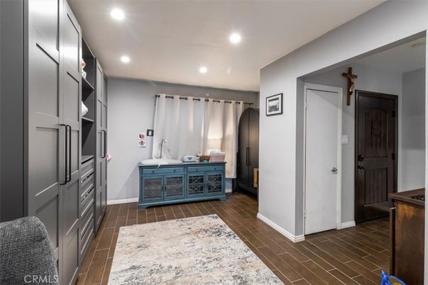 Interior, Recessed Lighting, Walk-in Closets, Wood Texture Flooring