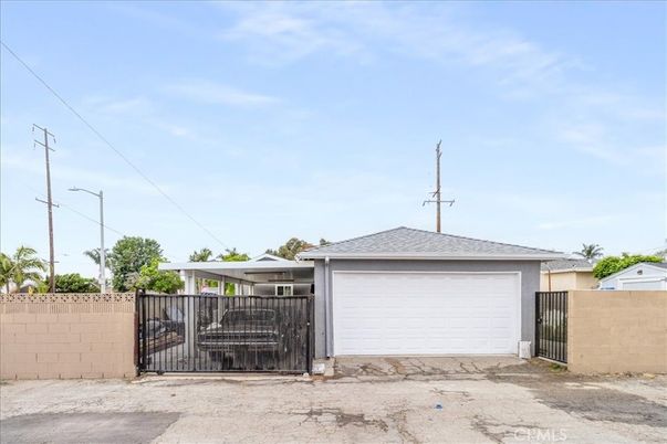 Detached Garage, Exterior