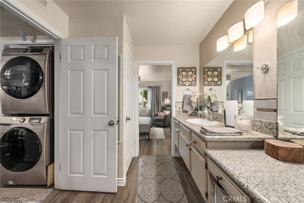 Interior, Utility Closets, Washer, Wood Texture Flooring
