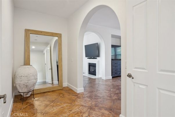 Fireplace, Interior, Recessed Lighting