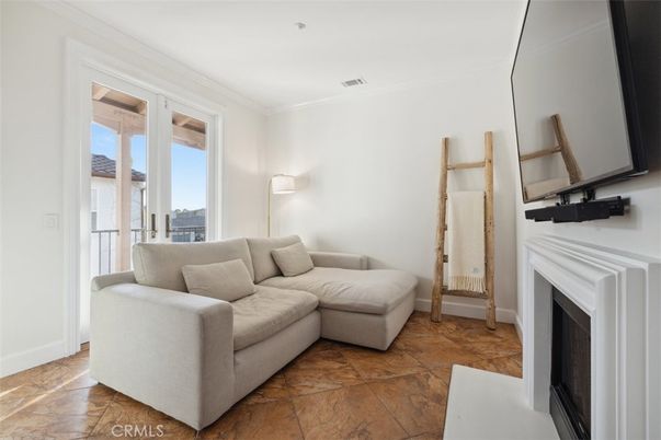 Fireplace, Interior, Living room