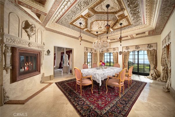 Chandelier, Dining room, Interior