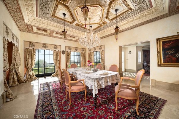 Chandelier, Dining room, Interior