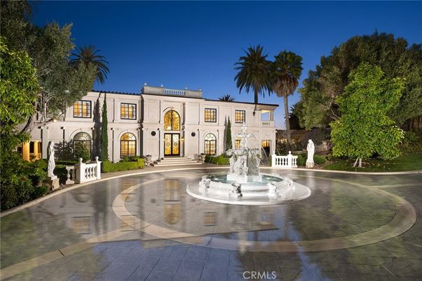 Backyard, Exterior, Facade, French Provincial