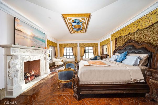 Bedroom, Fireplace, Interior, Recessed Lighting, Wood Texture Flooring