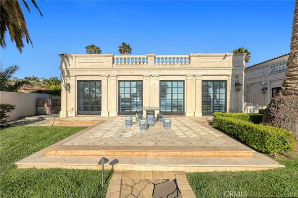 Backyard, Exterior, Facade, Modern