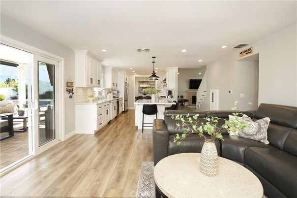 Interior, Kitchen, Living room, Pendant Lights, Recessed Lighting, Wood Texture Flooring