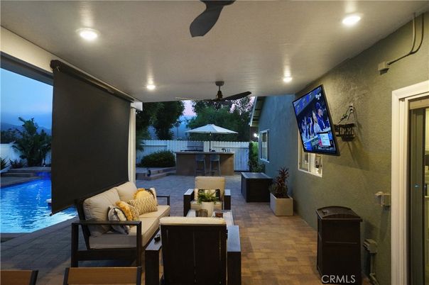 Exterior, Pool, Recessed Lighting
