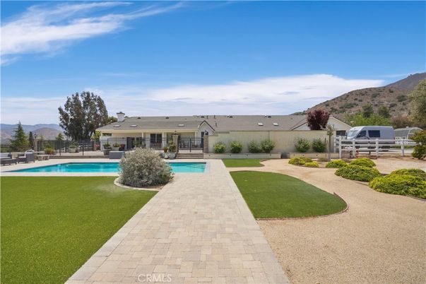 Exterior, Pool