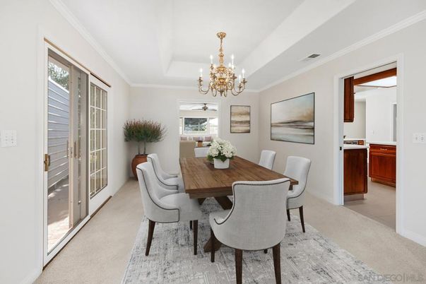 Chandelier, Dining room, Interior