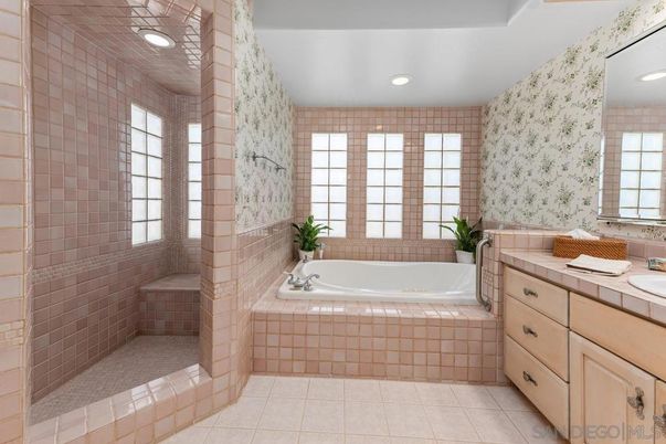 Bathroom, Interior, Recessed Lighting, Tile Countertops