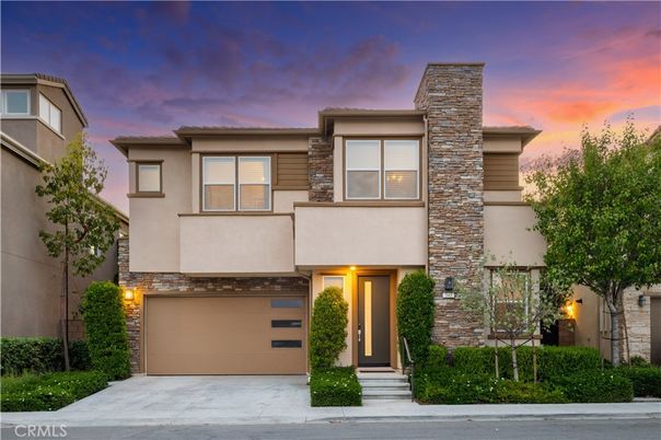 Attached, Exterior, Facade, Brick Facade, Modern
