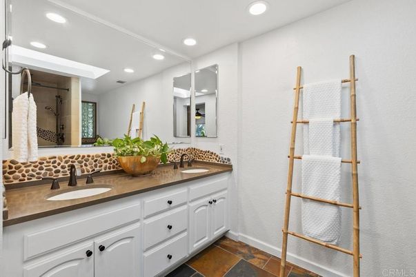 Bathroom, Dual Sink Vanities, Interior, Recessed Lighting