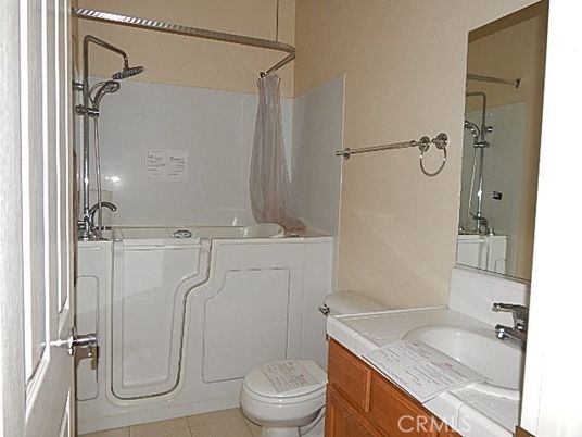 Bathroom, Interior, Tile Countertops