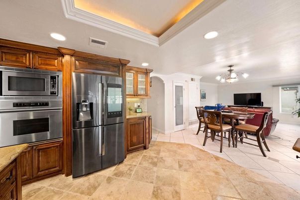 Dining room, Interior, Kitchen, Recessed Lighting, Stainless Steel Appliances