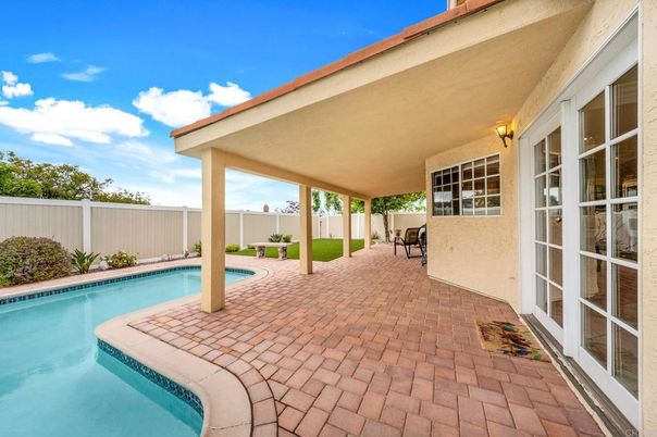 Exterior, Pool