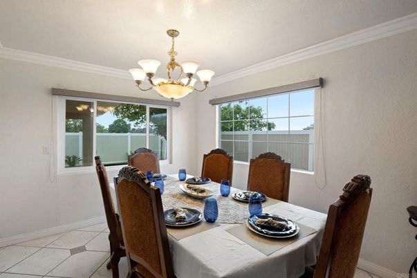Chandelier, Dining room, Interior