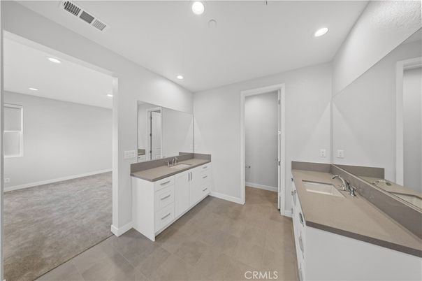 Bathroom, Dual Sink Vanities, Interior, Recessed Lighting