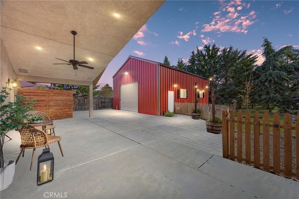 Detached Garage, Exterior