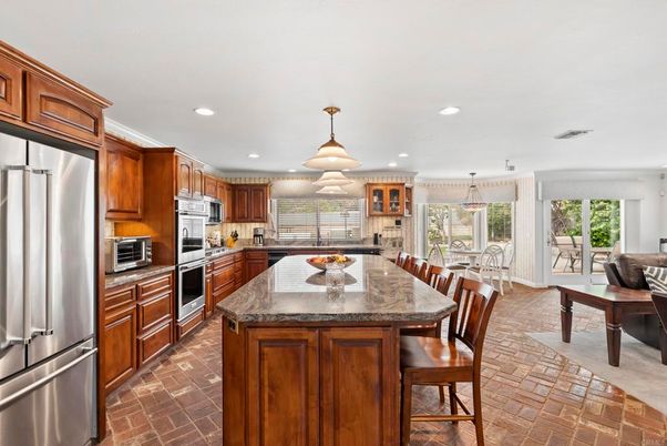 Dining room, Interior, Kitchen, Pendant Lights, Recessed Lighting, Stainless Steel Appliances