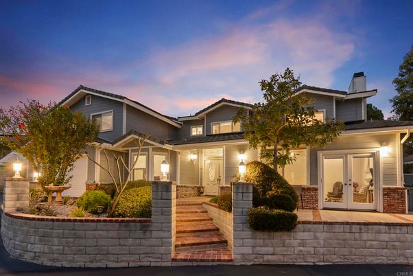 Exterior, Facade, American Craftsman