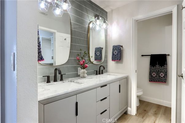 Bathroom, Dual Sink Vanities, Interior, Wood Texture Flooring