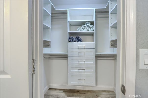 Interior, Walk-in Closets, Wood Texture Flooring