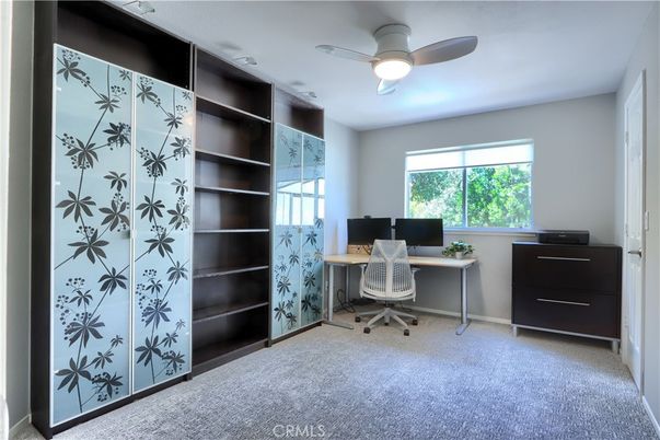 Home Office, Interior