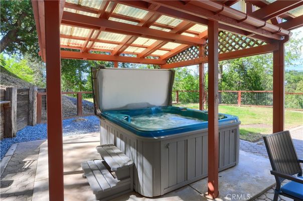 Exterior, Hot Tub