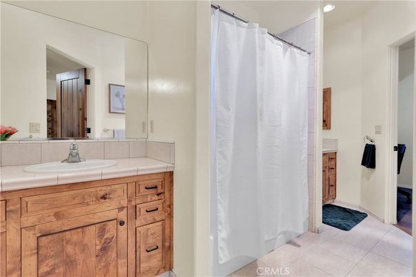 Bathroom, Interior, Recessed Lighting, Tile Countertops