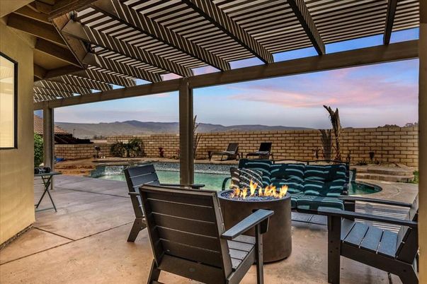 Exterior, Pool, Other