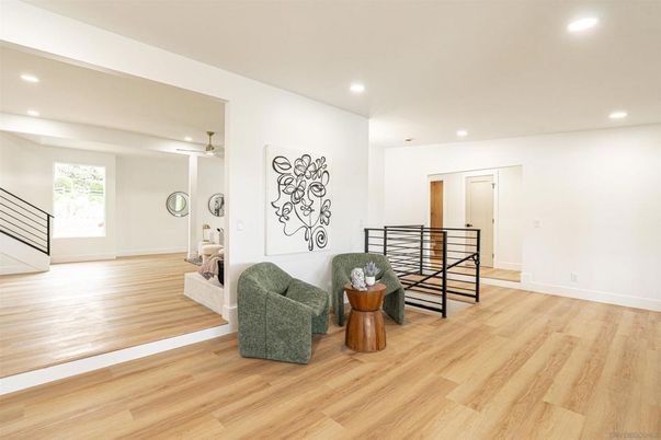 Interior, Recessed Lighting, Wood Texture Flooring