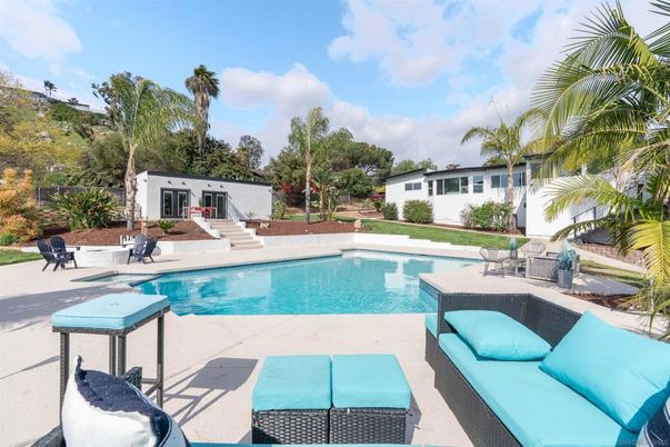 Exterior, Pool