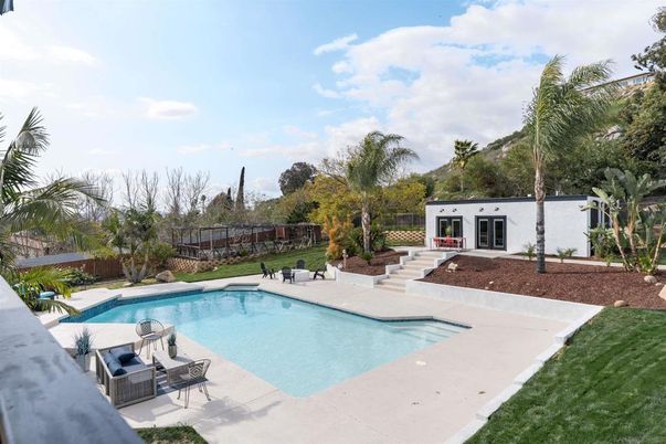 Exterior, Pool