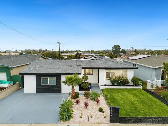 Backyard, Exterior, Facade, Ranch