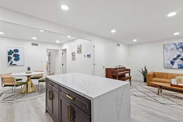 Dining room, Interior, Kitchen, Piano, Recessed Lighting, Wood Texture Flooring