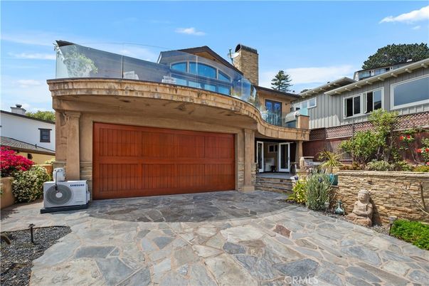 Attached, Exterior, Facade, Mediterranean