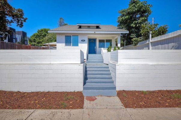 Exterior, Facade, None