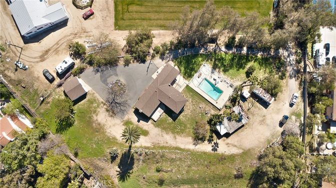 Exterior, Drone