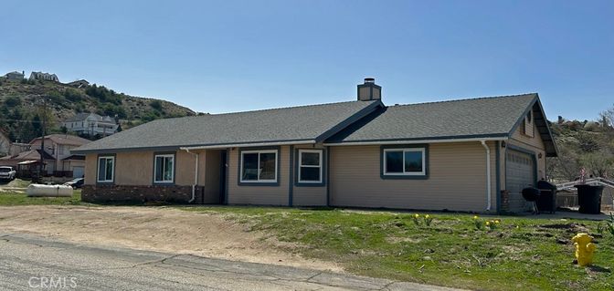 Attached, Exterior, Facade, Ranch