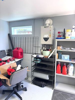 Home Office, Interior