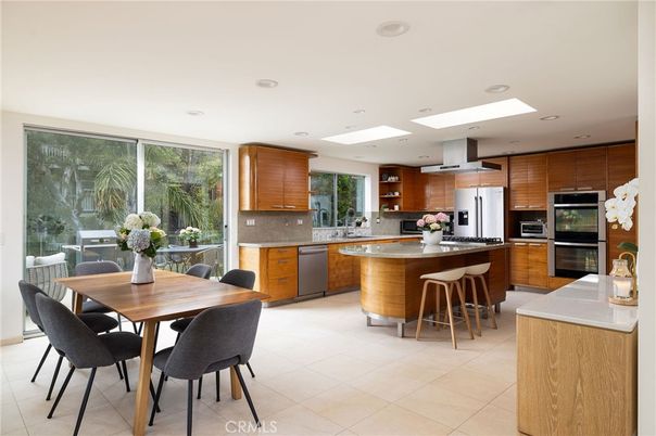 Dining room, Interior, Kitchen, Recessed Lighting, Stainless Steel Appliances