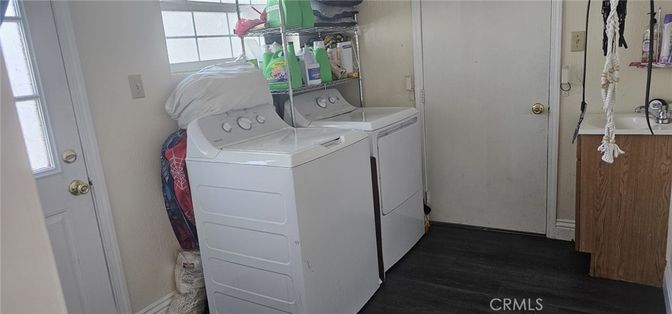 Interior, Utility Closets, Washer, Wood Texture Flooring