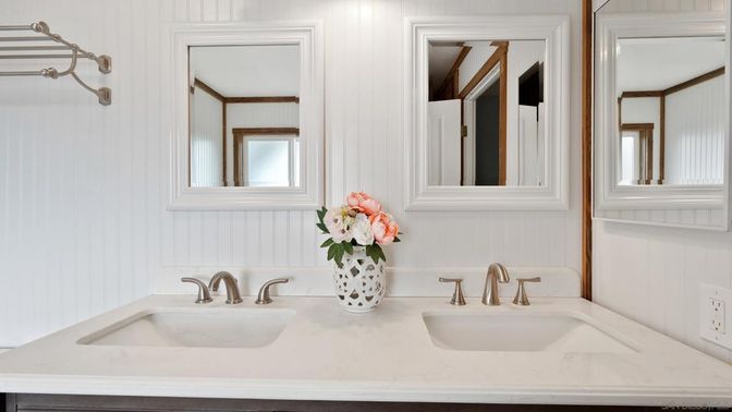 Bathroom, Dual Sink Vanities, Interior