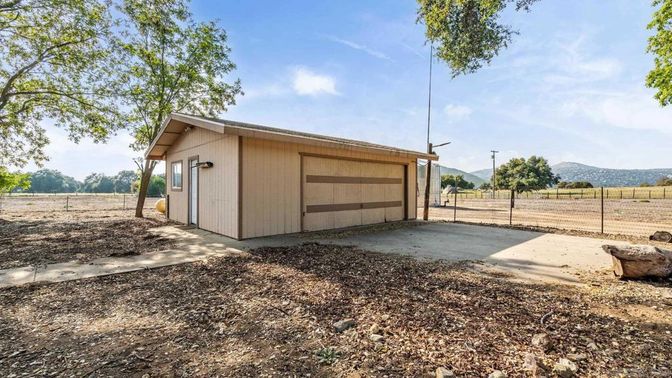 Backyard, Detached Garage, Exterior