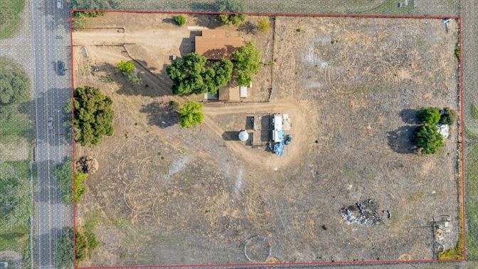 Exterior, Drone