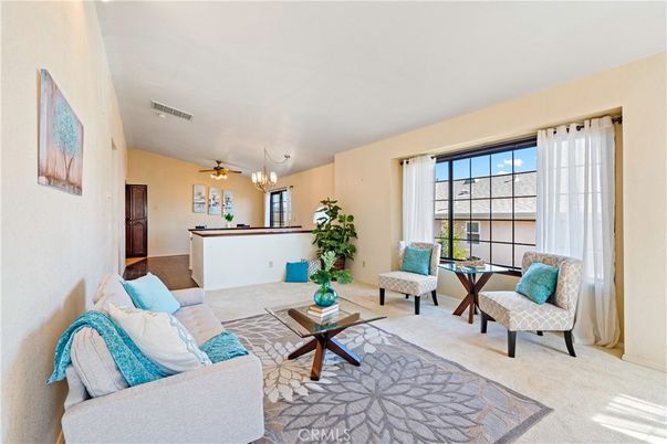 Chandelier, Dining room, Interior, Living room, Pendant Lights